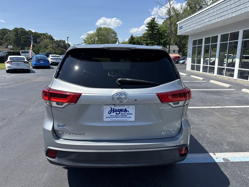 2019 Toyota Highlander XLE - Photo 4 - Hayes, VA 23072