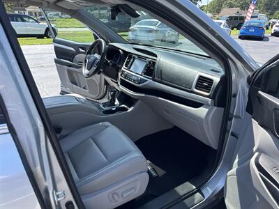 2019 Toyota Highlander XLE - Photo 16 - Hayes, VA 23072