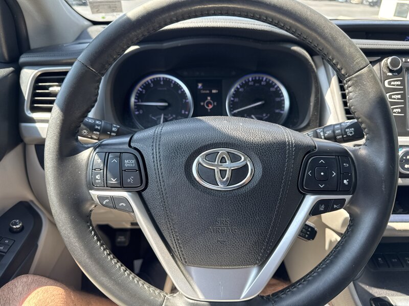 2019 Toyota Highlander XLE - Photo 32 - Hayes, VA 23072