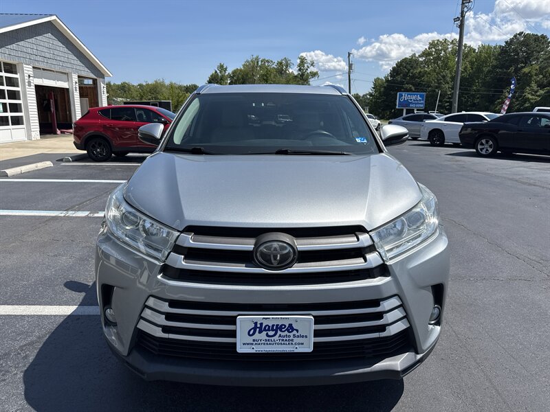 2019 Toyota Highlander XLE - Photo 8 - Hayes, VA 23072