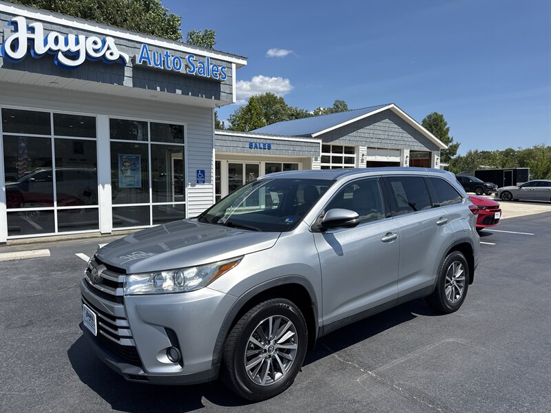 2019 Toyota Highlander XLE   - Photo 1 - Hayes, VA 23072