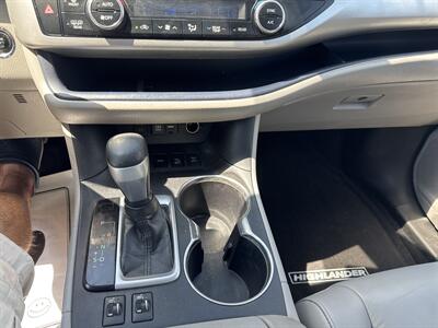 2019 Toyota Highlander XLE - Photo 27 - Hayes, VA 23072