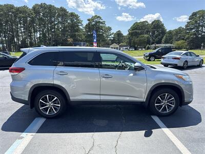 2019 Toyota Highlander XLE - Photo 6 - Hayes, VA 23072