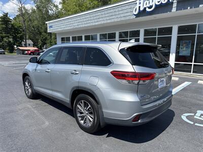 2019 Toyota Highlander XLE - Photo 3 - Hayes, VA 23072