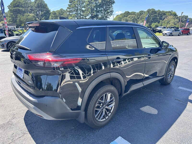 2023 Nissan Rogue S - Photo 5 - Hayes, VA 23072