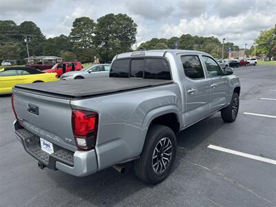 2022 Toyota Tacoma SR5 V6 4X4   - Photo 5 - Hayes, VA 23072