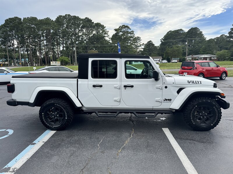 2024 Jeep Gladiator Sport - Photo 6 - Hayes, VA 23072