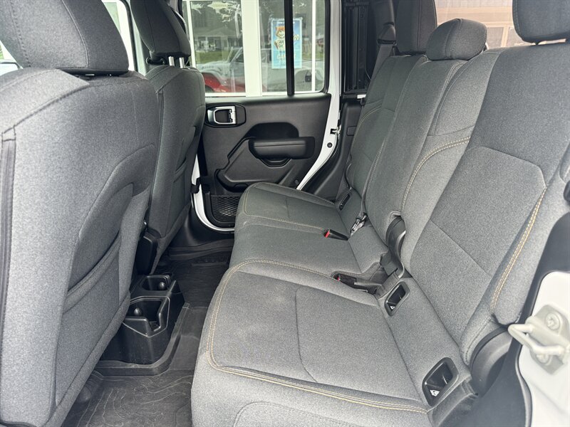 2024 Jeep Gladiator Sport - Photo 12 - Hayes, VA 23072