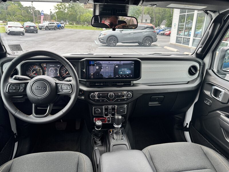 2024 Jeep Gladiator Sport - Photo 11 - Hayes, VA 23072