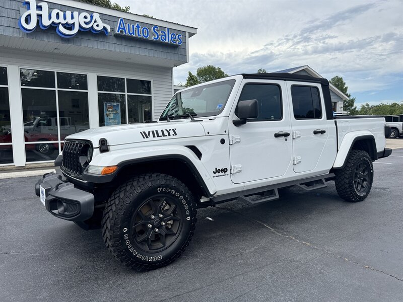 2024 Jeep Gladiator Sport   - Photo 1 - Hayes, VA 23072