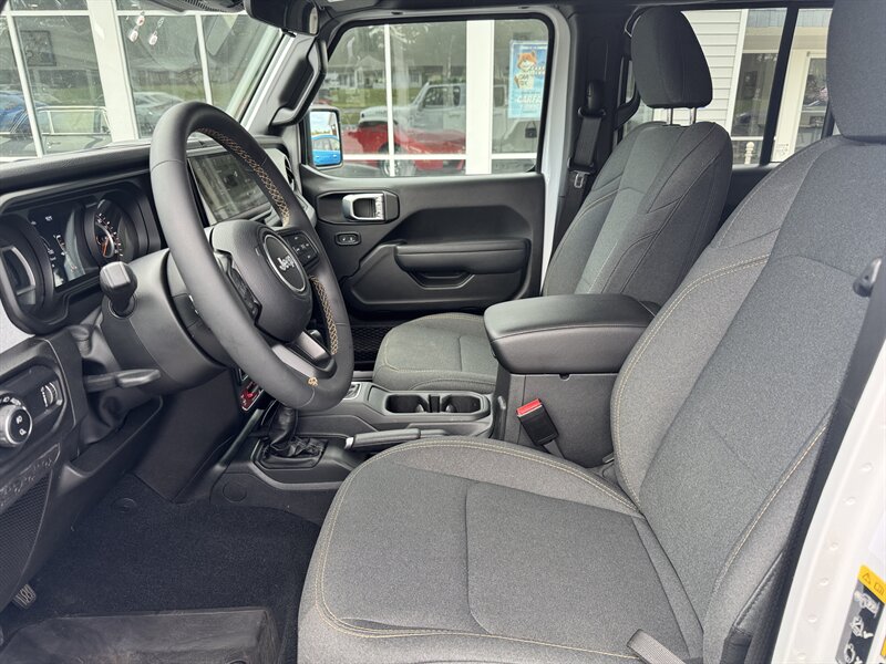 2024 Jeep Gladiator Sport - Photo 14 - Hayes, VA 23072