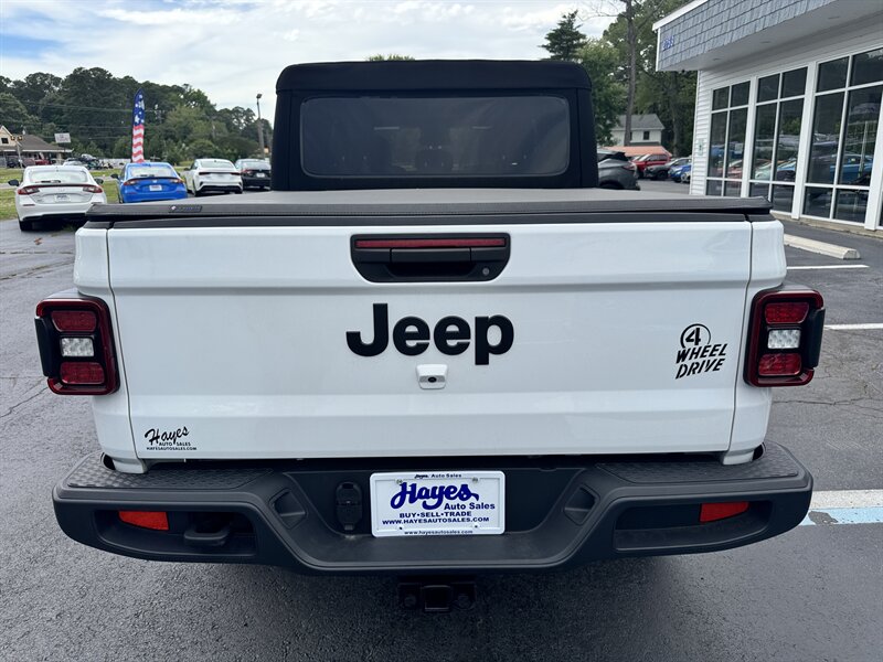 2024 Jeep Gladiator Sport - Photo 4 - Hayes, VA 23072
