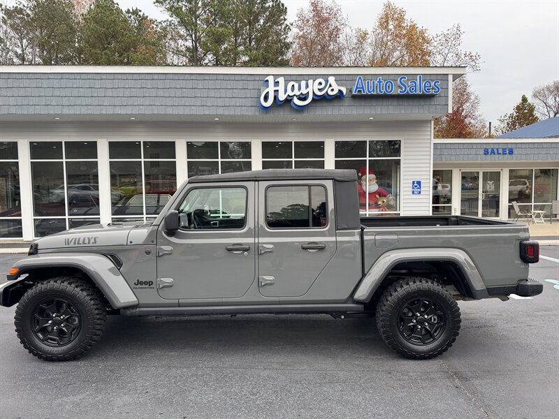 2022 Jeep Gladiator Willys - Photo 2 - Hayes, VA 23072