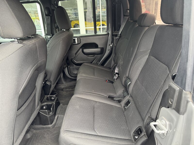 2022 Jeep Gladiator Willys - Photo 13 - Hayes, VA 23072