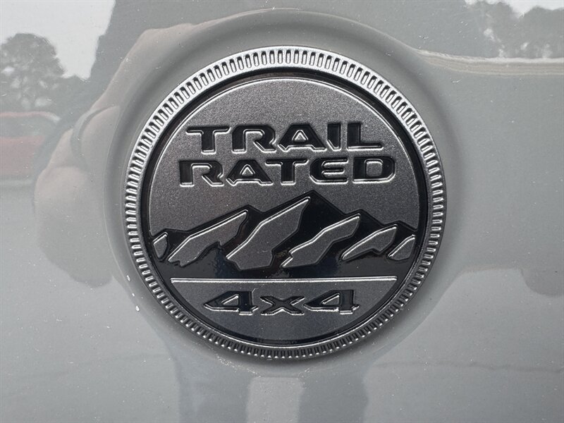 2022 Jeep Gladiator Willys - Photo 10 - Hayes, VA 23072