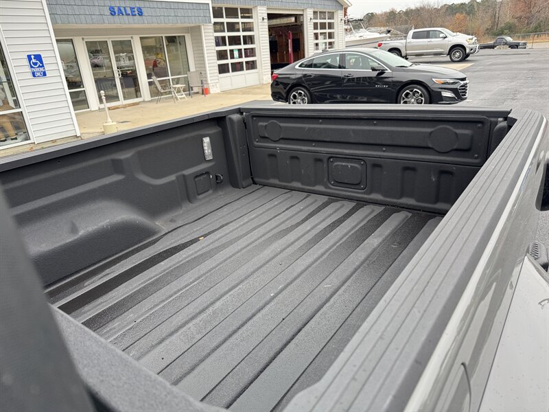 2022 Jeep Gladiator Willys - Photo 11 - Hayes, VA 23072