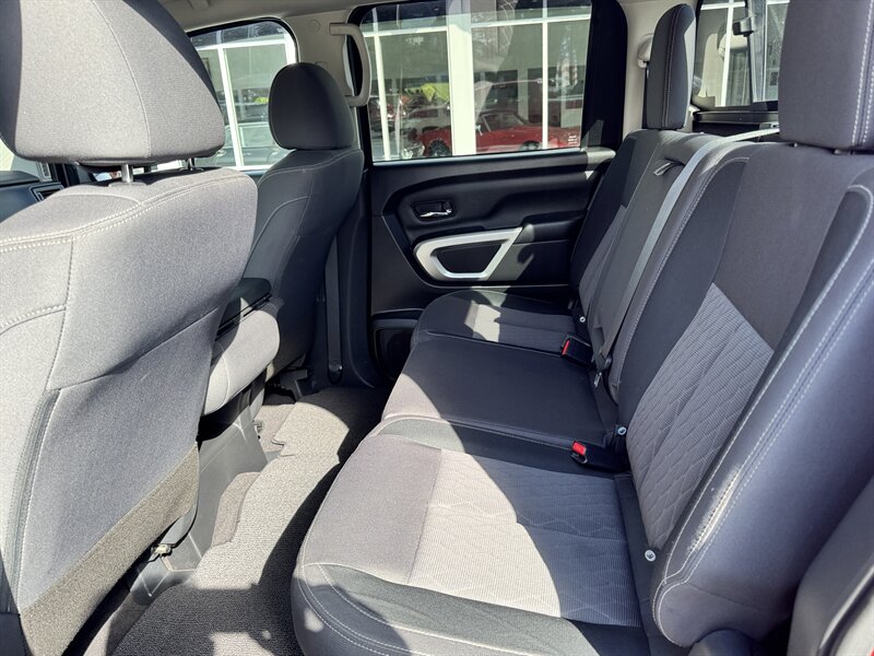 2023 Nissan Titan SV - Photo 11 - Hayes, VA 23072