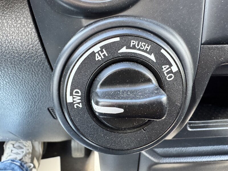 2023 Nissan Titan SV - Photo 19 - Hayes, VA 23072
