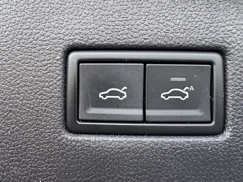 2019 Volkswagen Tiguan SEL Premium 4Motion - Photo 12 - Hayes, VA 23072