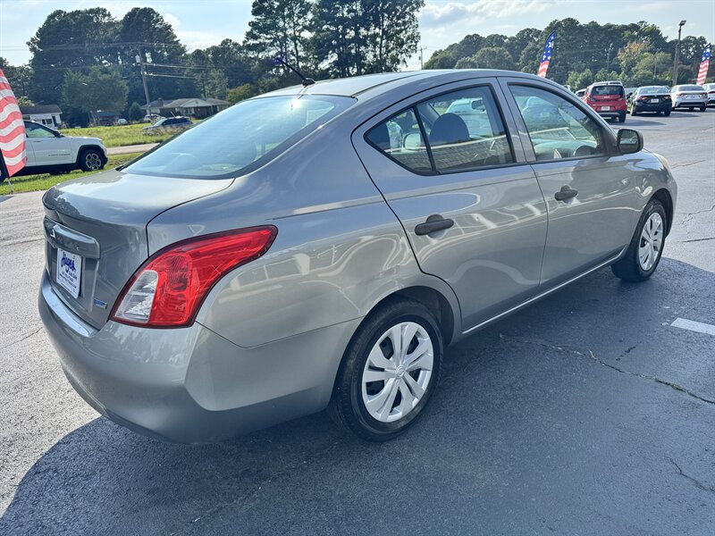 2014 Nissan Versa 1.6 S - Photo 5 - Hayes, VA 23072