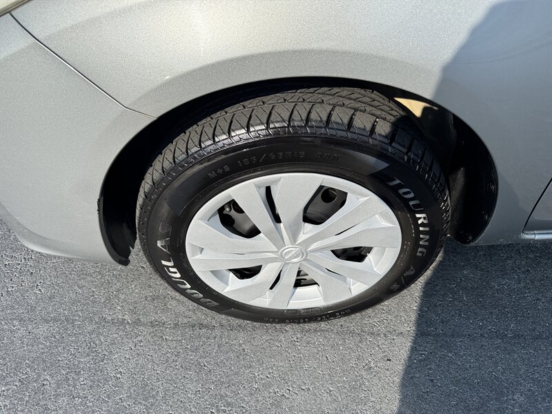 2014 Nissan Versa 1.6 S - Photo 9 - Hayes, VA 23072