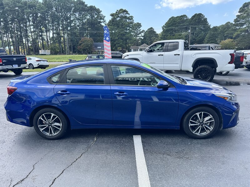 2023 Kia Forte LX - Photo 6 - Hayes, VA 23072