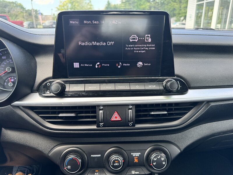 2023 Kia Forte LX - Photo 13 - Hayes, VA 23072