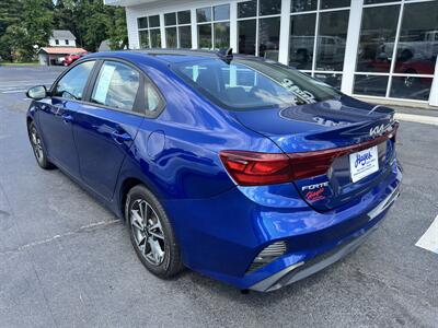 2023 Kia Forte LX - Photo 3 - Hayes, VA 23072