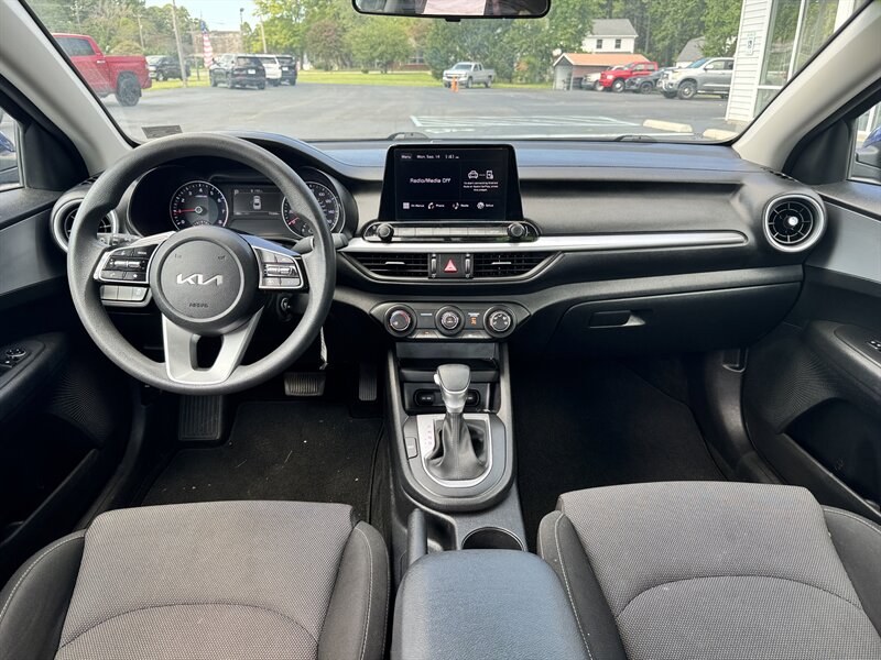 2023 Kia Forte LX - Photo 9 - Hayes, VA 23072