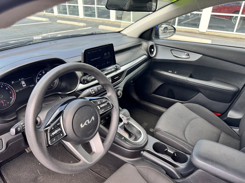 2023 Kia Forte LX - Photo 11 - Hayes, VA 23072