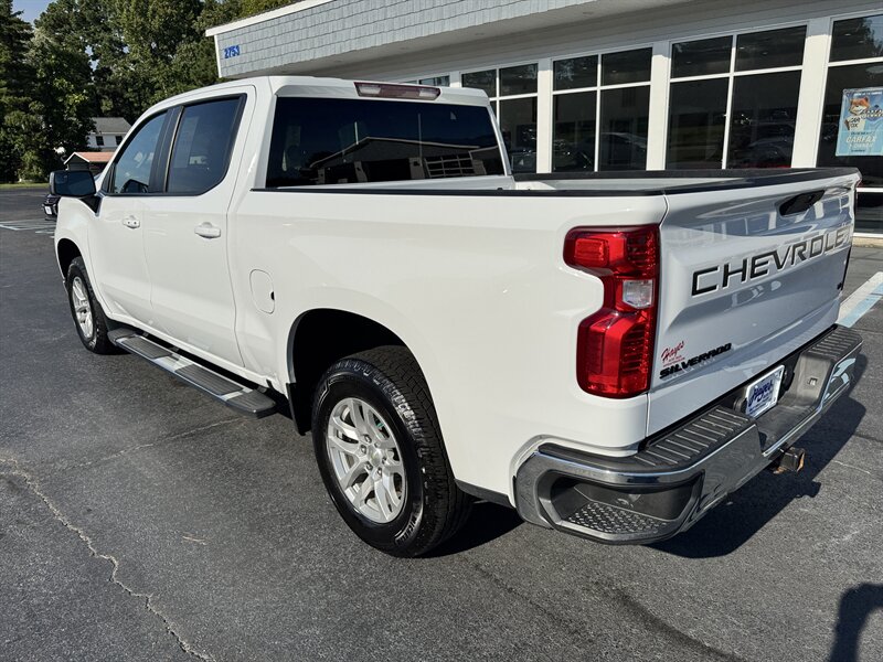 2021 Chevrolet Silverado 1500 LT 4X4 - Photo 3 - Hayes, VA 23072