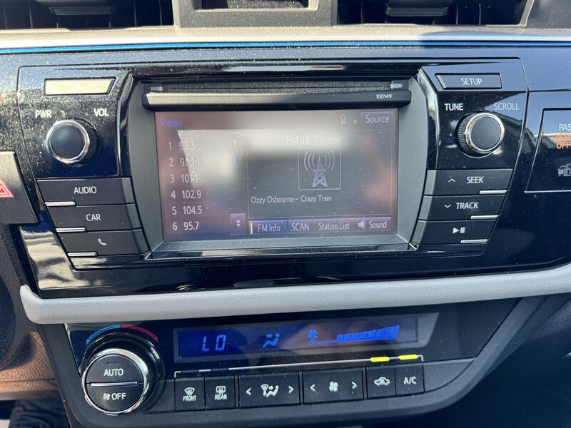 2014 Toyota Corolla LE - Photo 13 - Hayes, VA 23072