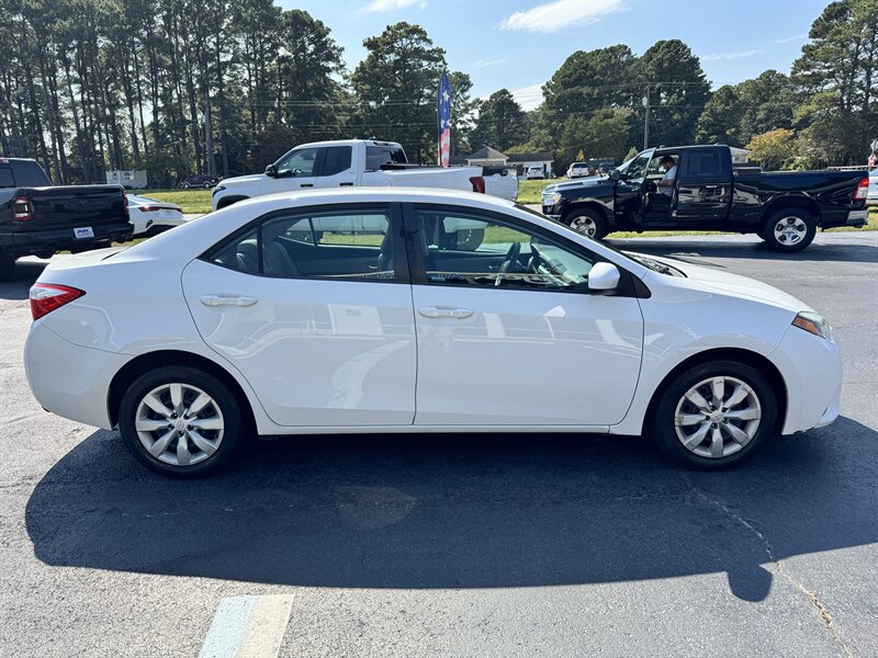 2014 Toyota Corolla LE - Photo 6 - Hayes, VA 23072