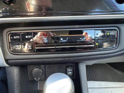 2019 Toyota Corolla LE   - Photo 16 - Hayes, VA 23072