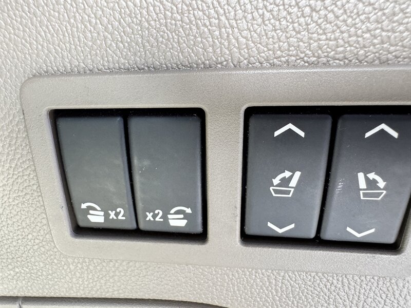 2015 Chevrolet Tahoe LTZ - Photo 18 - Hayes, VA 23072