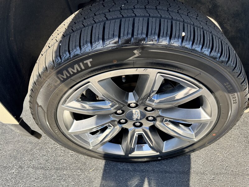 2015 Chevrolet Tahoe LTZ - Photo 9 - Hayes, VA 23072
