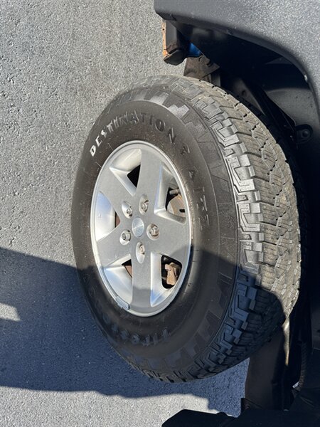 2010 Jeep Wrangler Rubicon - Photo 11 - Hayes, VA 23072