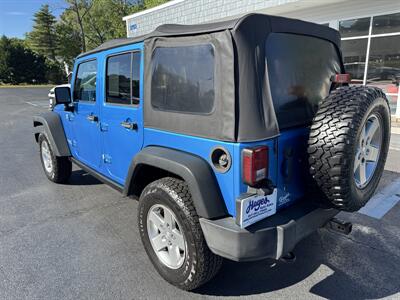 2010 Jeep Wrangler Rubicon - Photo 3 - Hayes, VA 23072
