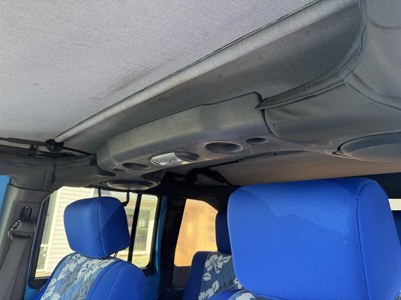 2010 Jeep Wrangler Rubicon - Photo 14 - Hayes, VA 23072