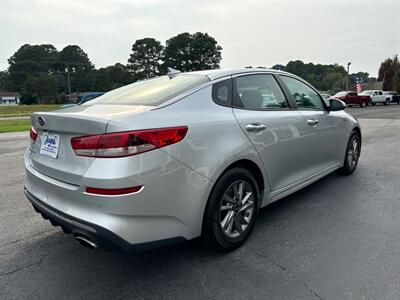 2020 Kia Optima LX   - Photo 5 - Hayes, VA 23072