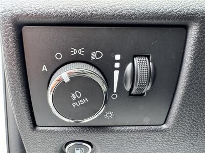 2019 Jeep Grand Cherokee High Altitude   - Photo 16 - Hayes, VA 23072