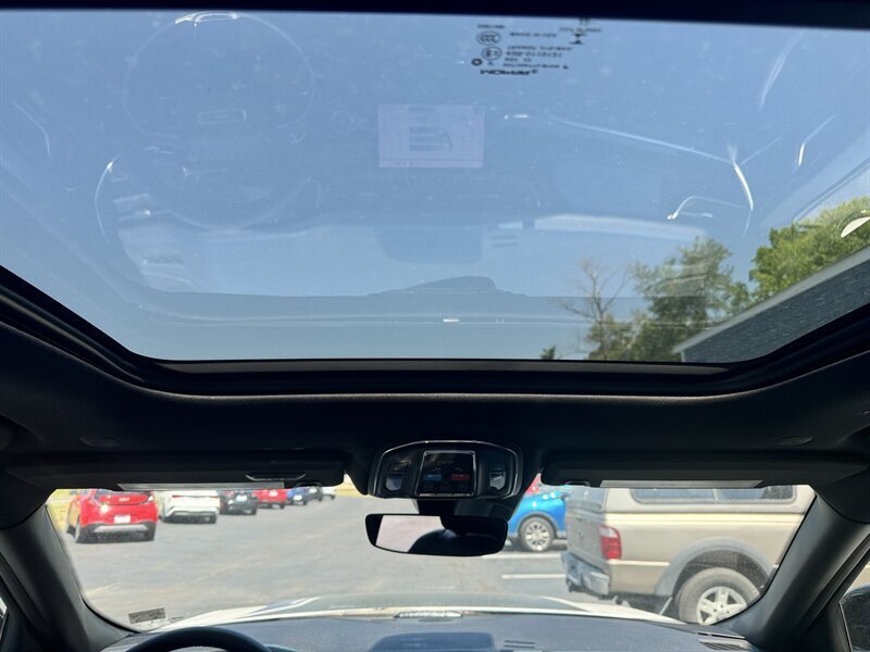 2023 Jeep Grand Cherokee Trailhawk 4xe - Photo 11 - Hayes, VA 23072