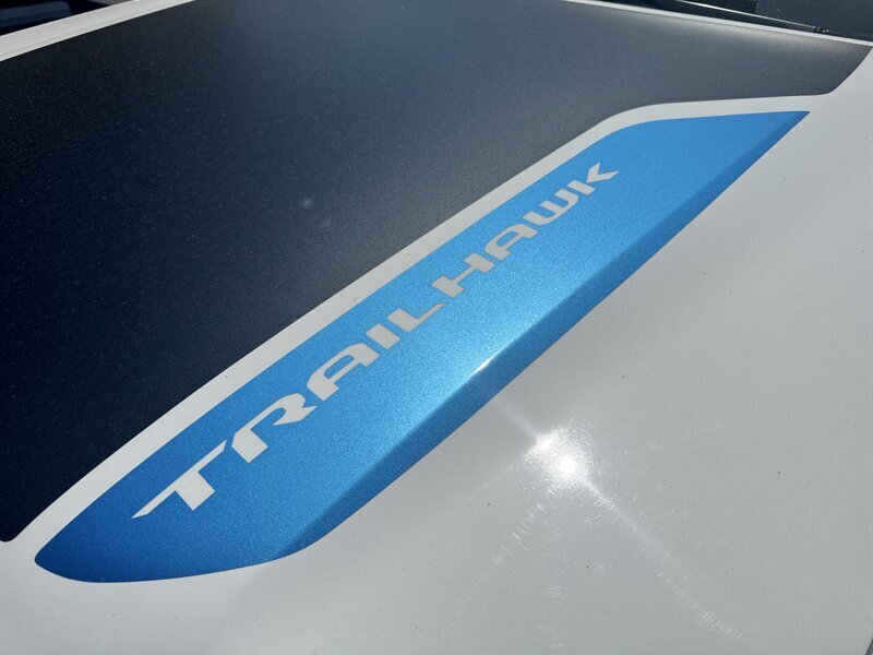 2023 Jeep Grand Cherokee Trailhawk 4xe - Photo 9 - Hayes, VA 23072