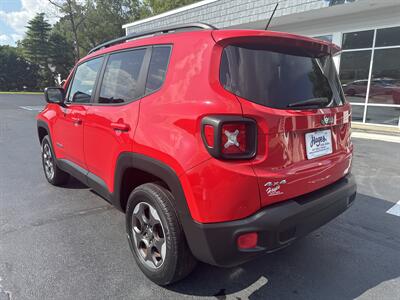 2017 Jeep Renegade Sport   - Photo 3 - Hayes, VA 23072