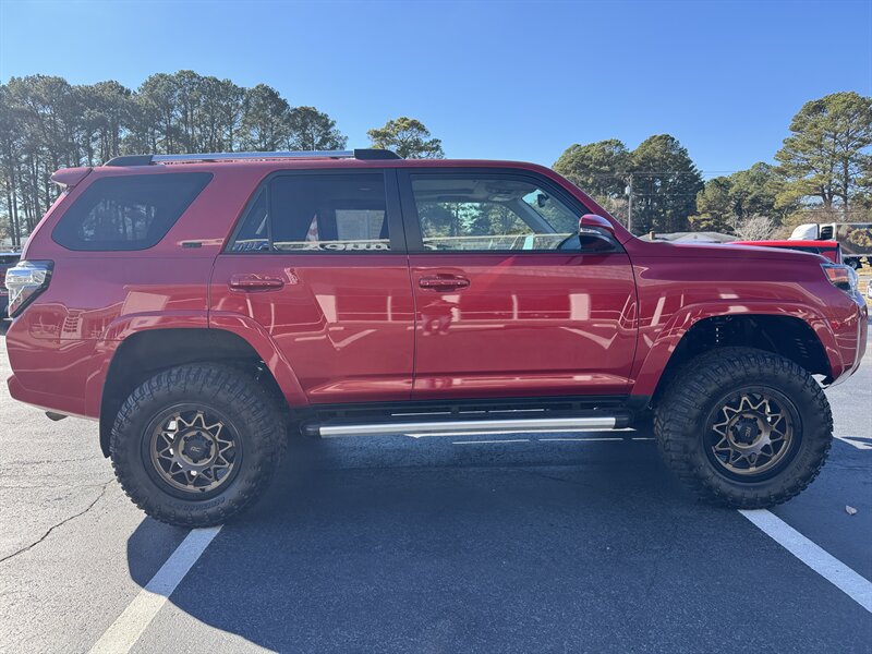 2022 Toyota 4Runner SR5 Premium - Photo 6 - Hayes, VA 23072