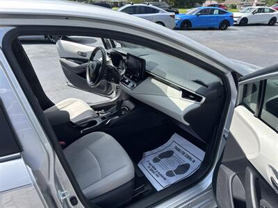 2022 Toyota Corolla LE - Photo 13 - Hayes, VA 23072