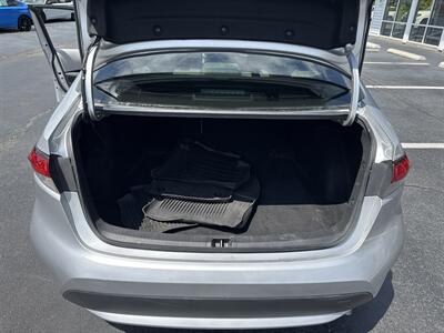 2022 Toyota Corolla LE - Photo 11 - Hayes, VA 23072