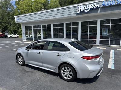 2022 Toyota Corolla LE - Photo 3 - Hayes, VA 23072