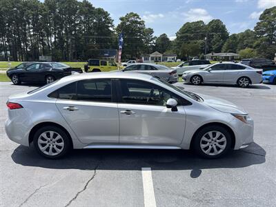 2022 Toyota Corolla LE - Photo 6 - Hayes, VA 23072