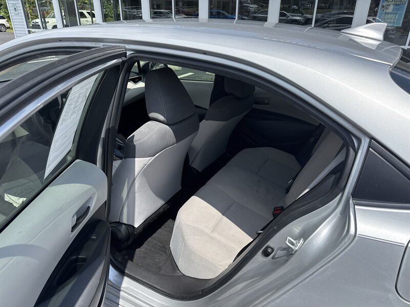 2022 Toyota Corolla LE - Photo 10 - Hayes, VA 23072